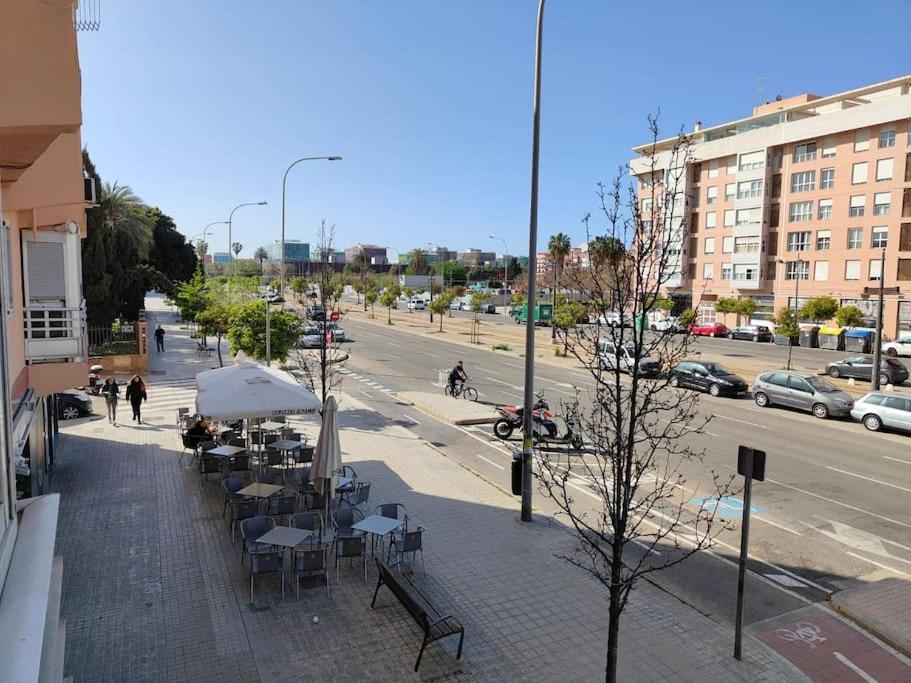 ולנסיה Piso Cerca Universidades Y Playa מראה חיצוני תמונה